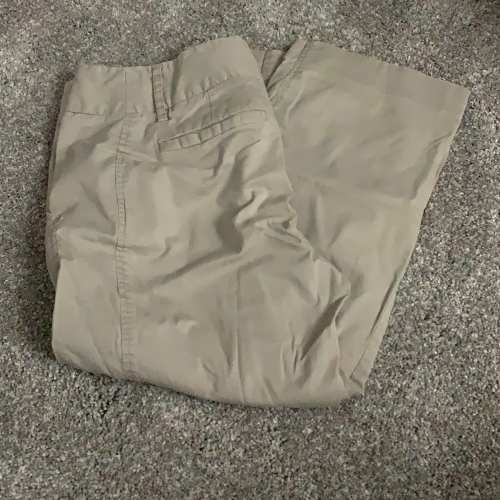 Daisy feuntes capris